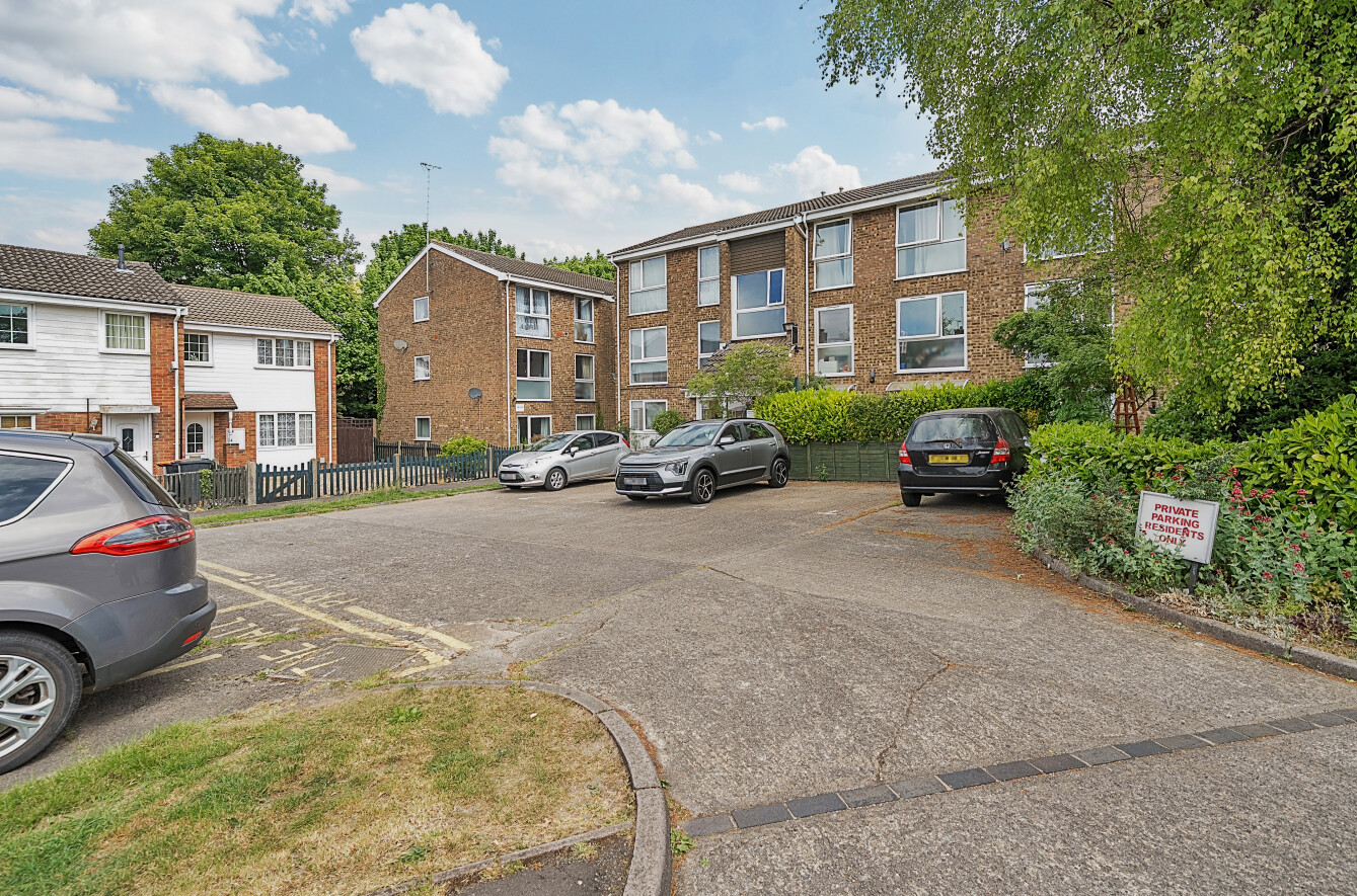 2 bedroom apartment for sale - The Mall, Dunstable, Bedfordshire, LU5 - Property View 1