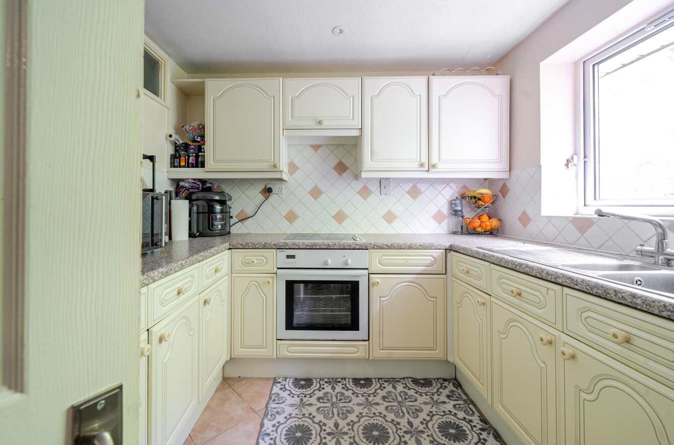 2 bedroom apartment for sale - The Mall, Dunstable, Bedfordshire, LU5 - Property View 3