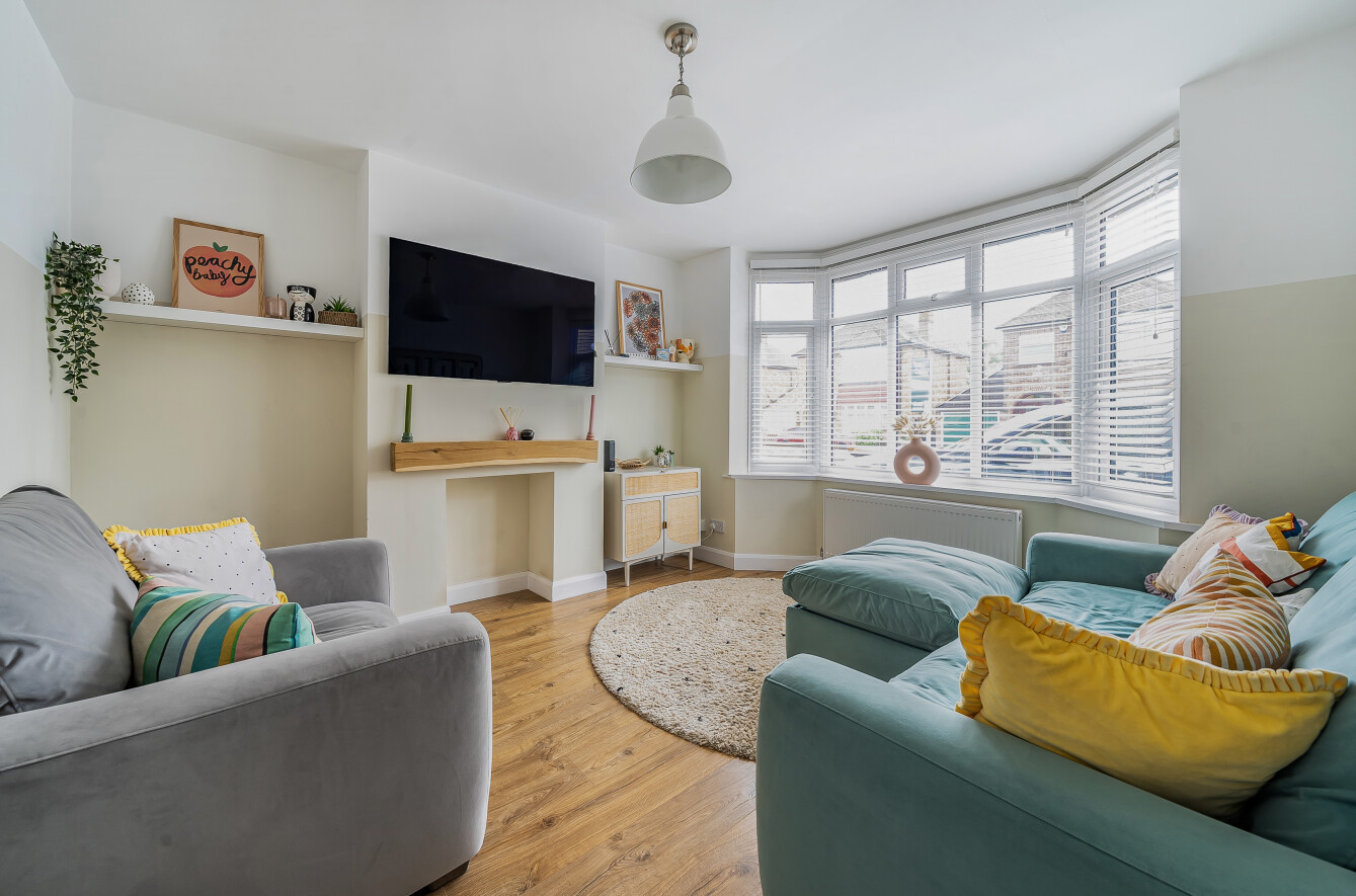 3 bedroom house for sale - Leafields, Houghton Regis, Dunstable, Bedfordshire, LU5 - Property View 2