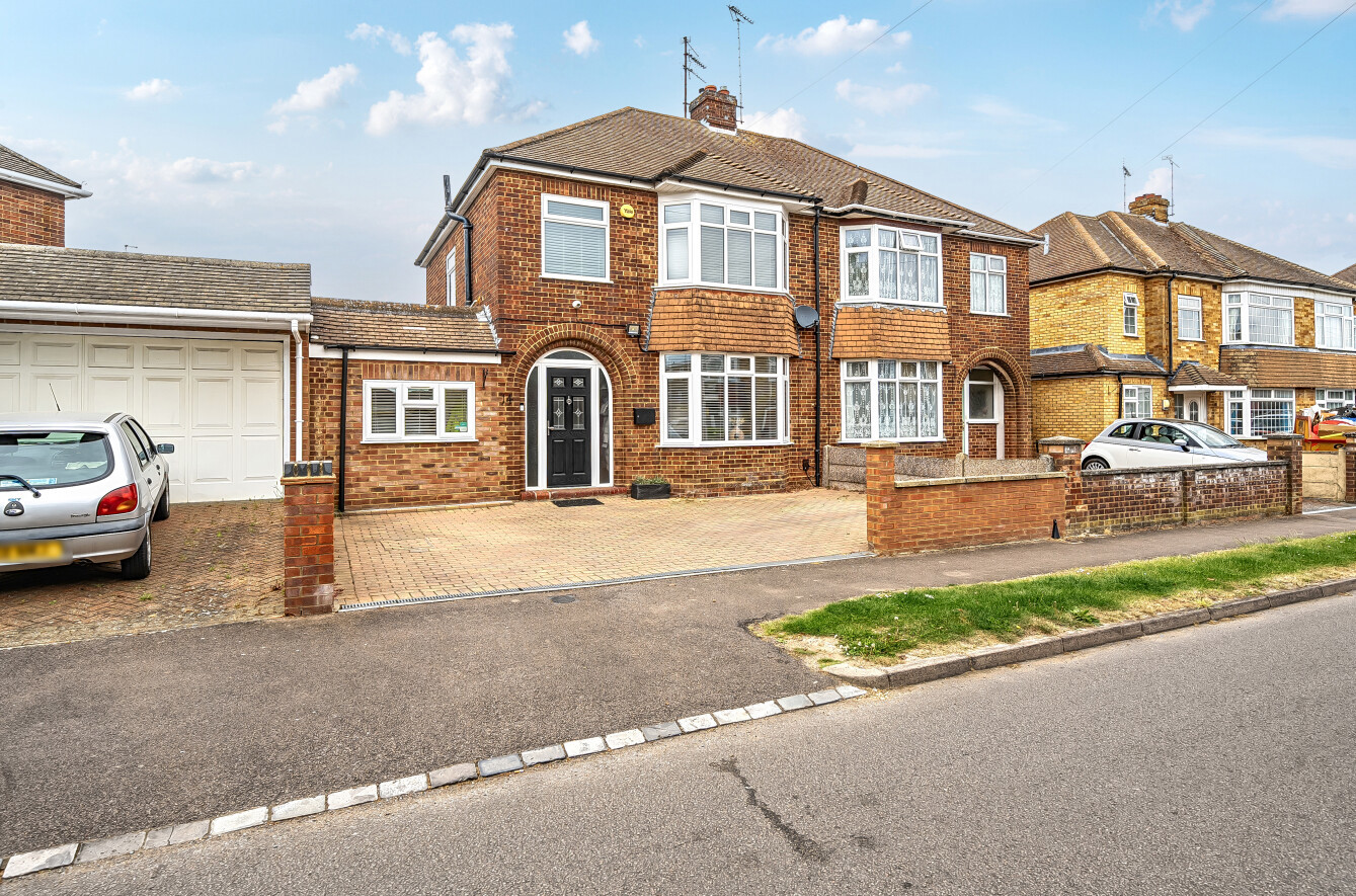 3 bedroom house for sale - Leafields, Houghton Regis, Dunstable, Bedfordshire, LU5 - Property View 1