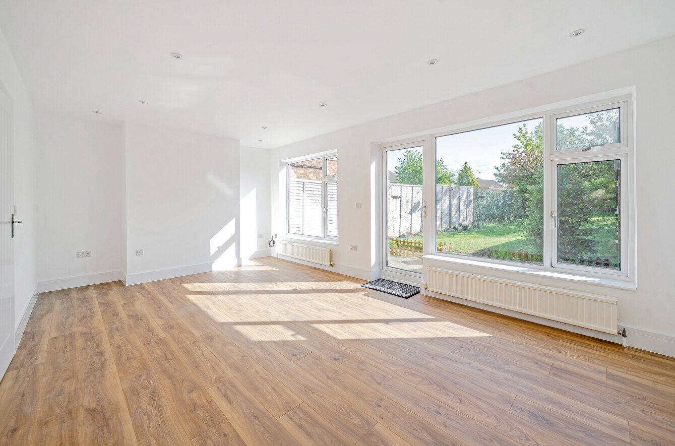 3 bedroom house for sale - Poynters Road, Dunstable, Bedfordshire, LU5 - Property View 2