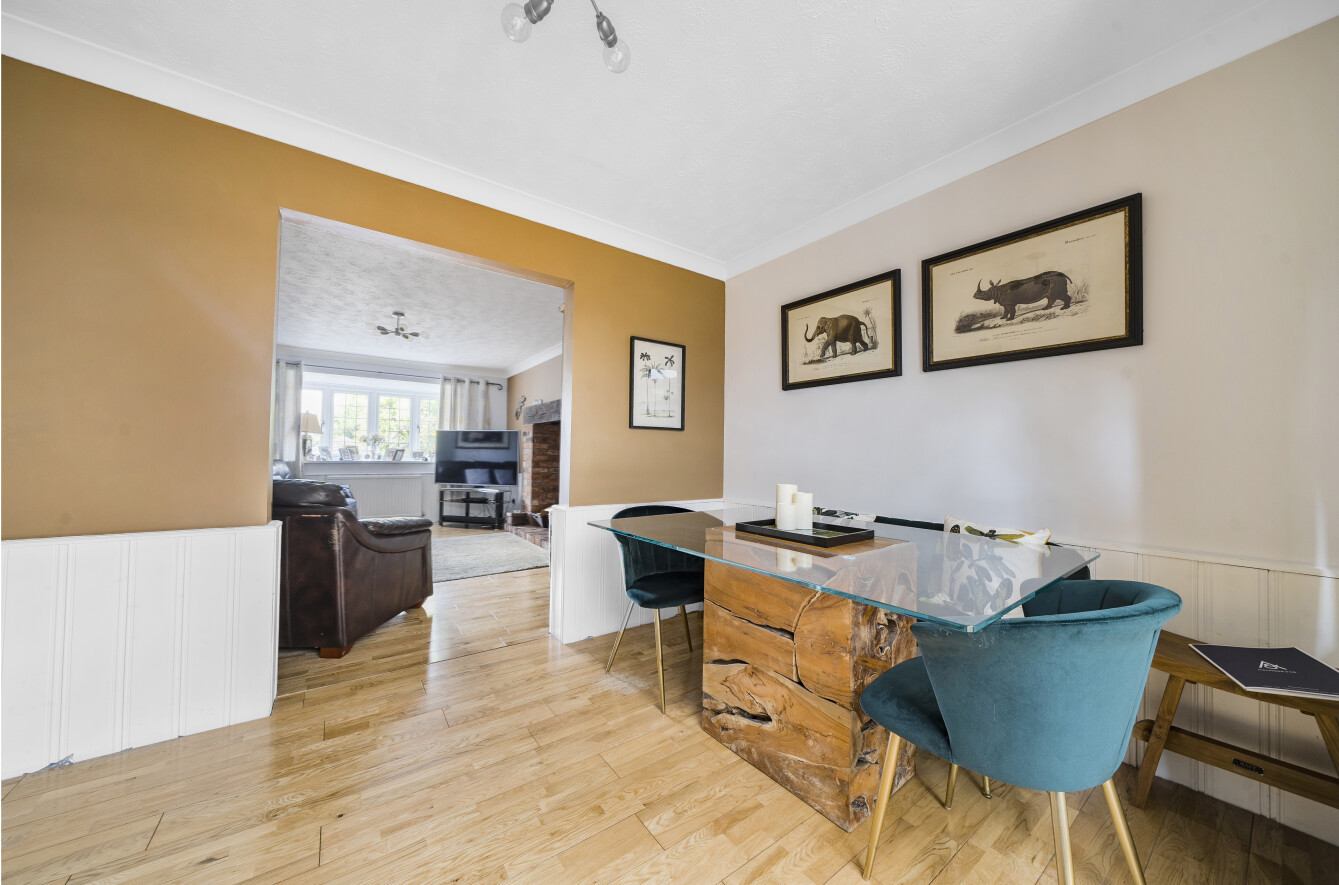 4 bedroom house for sale - Westdown Gardens, Whipsnade Road, Dunstable, LU6 - Property View 3