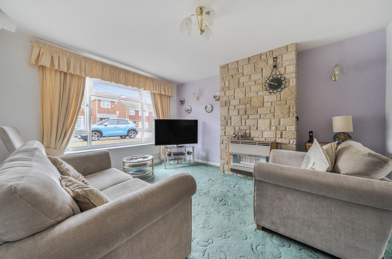 3 bedroom house for sale - Norman Way, Dunstable, Bedfordshire, LU6 - Property View 2