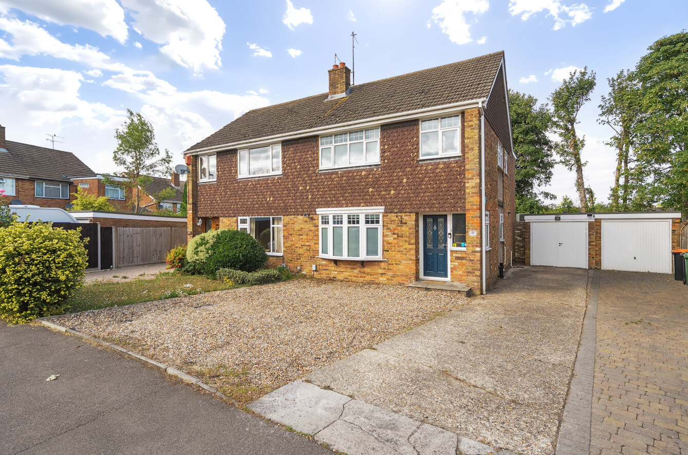 4 bedroom house for sale - Lowther Road, Dunstable, Bedfordshire, LU6 - Property View 1