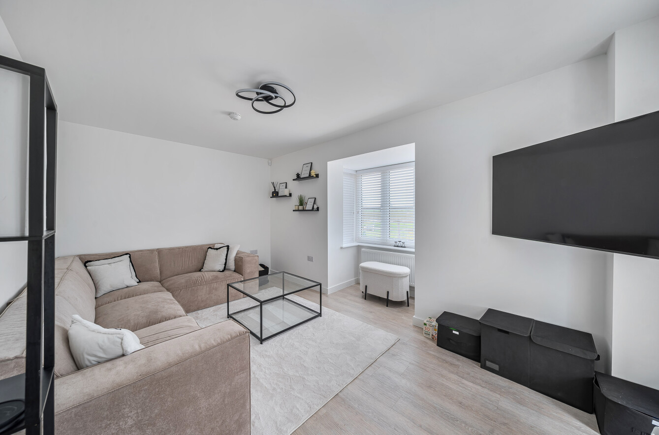 3 bedroom house for sale - Holly Lane, Houghton Regis, Dunstable, Bedfordshire, LU5 - Property View 2