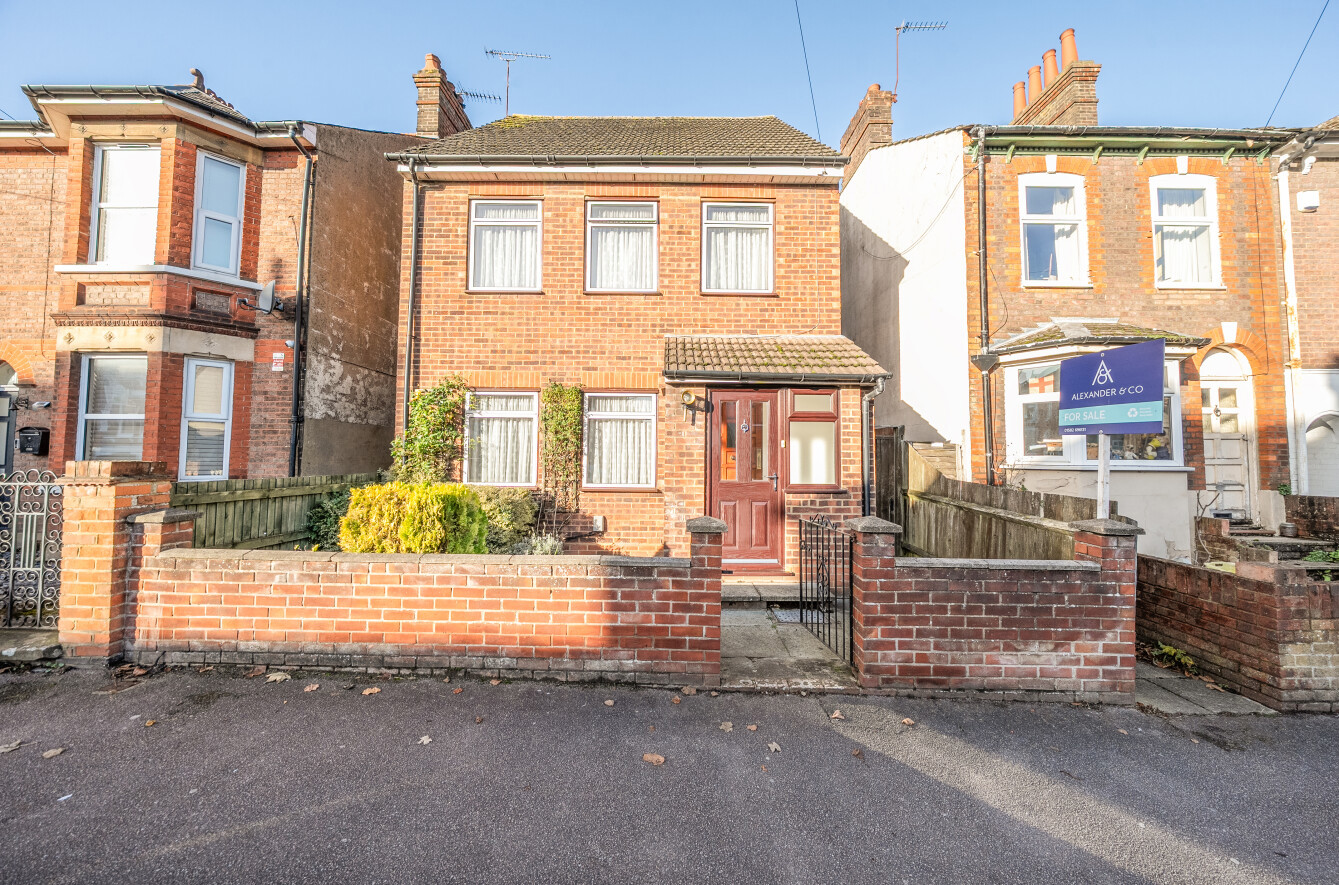 3 bedroom house for sale - Great Northern Road, Dunstable, Bedfordshire, LU5 - Property View 1