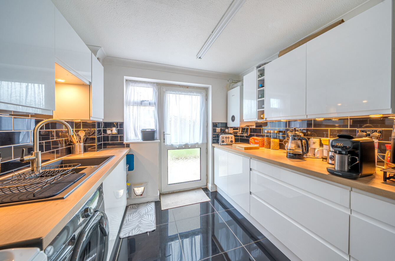 3 bedroom house for sale - Cheyne Close, Dunstable, Bedfordshire, LU6 - Property View 2