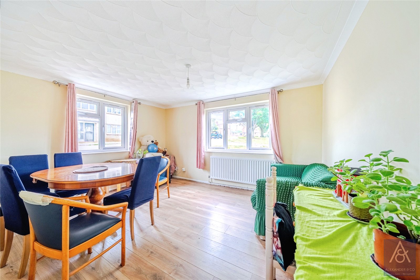 2 bedroom apartment for sale - Pightle Crescent, Buckingham, Buckinghamshire, MK18 - Property View 3