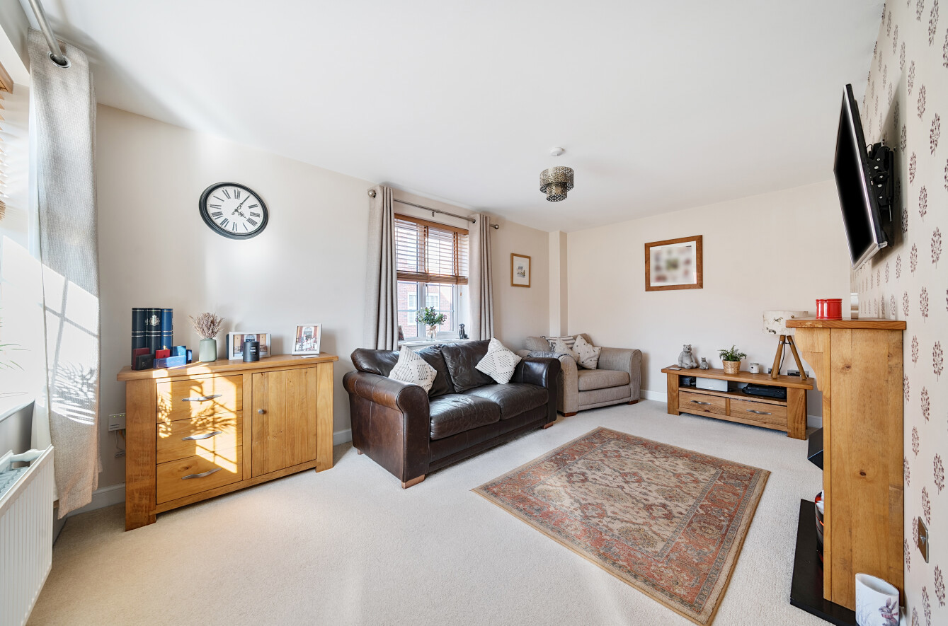 4 bedroom house for sale - Turnside Street, Buckingham, Buckinghamshire, MK18 - Property View 2