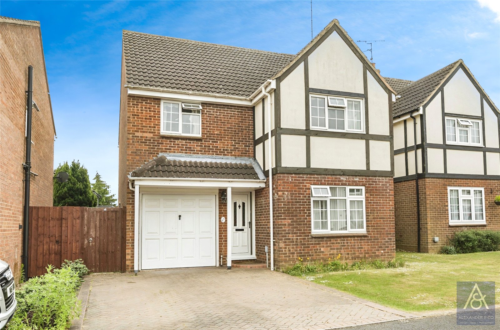 4 bedroom house for sale - Plover Close, Buckingham, Buckinghamshire, MK18 - Property View 1