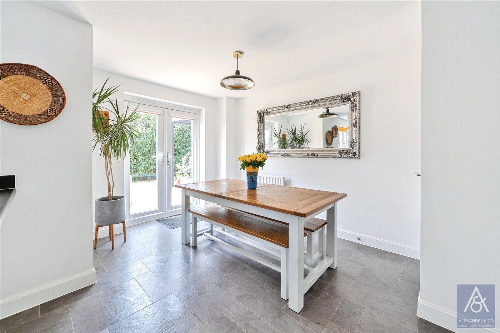 4 bedroom house for sale - Bobbins Way, Buckingham, Buckinghamshire, MK18 - Property View 3