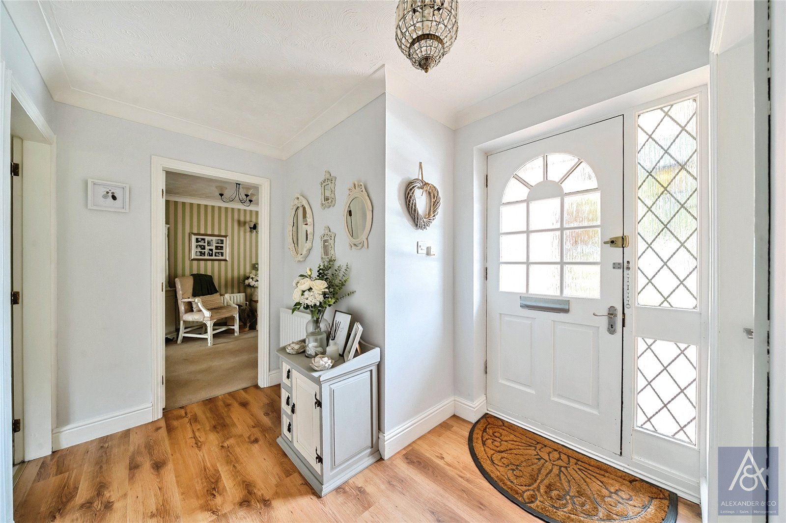 4 bedroom house for sale - Sycamore Leys, Steeple Claydon, Buckingham, Buckinghamshire, MK18 - Property View 3