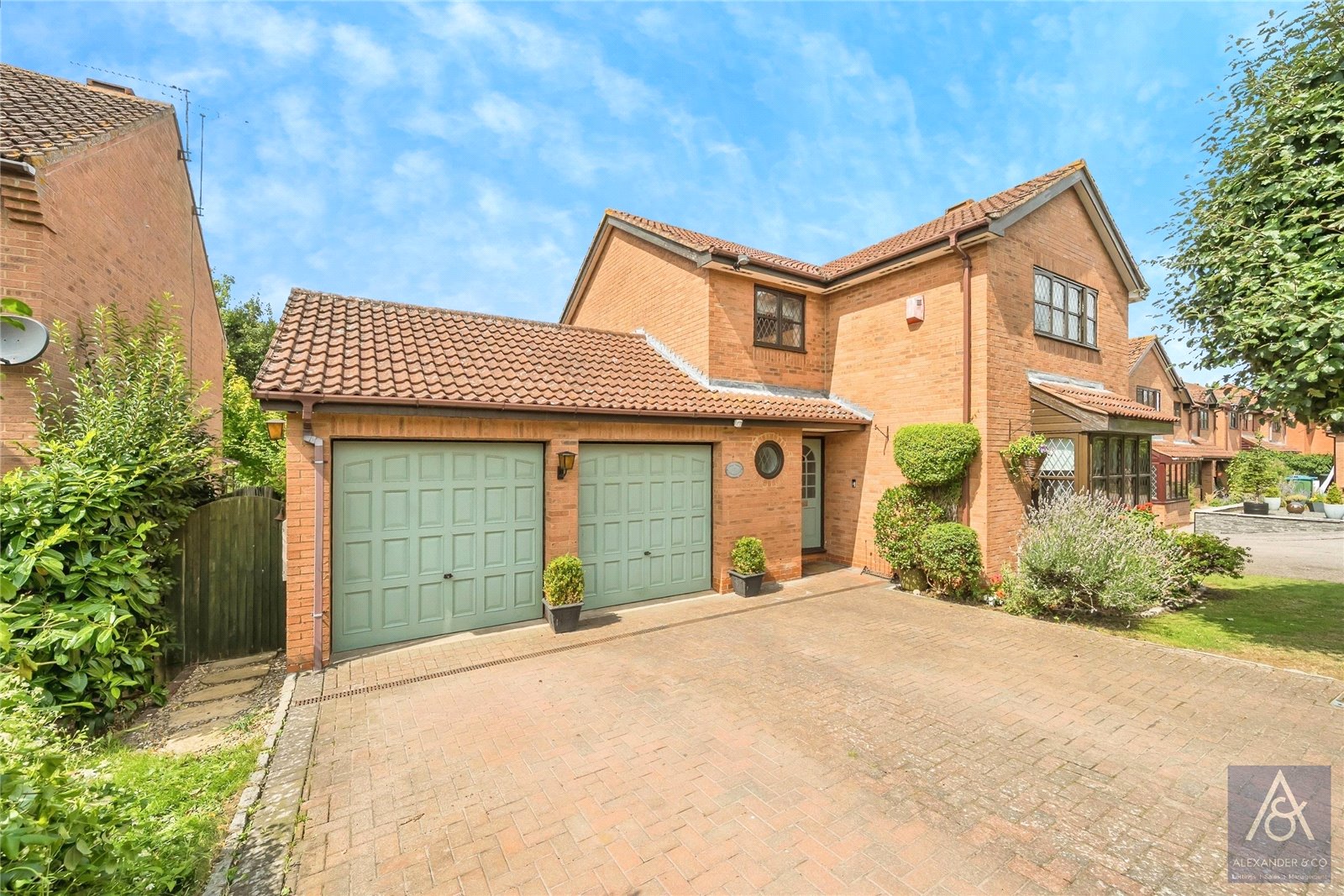 4 bedroom house for sale - Sycamore Leys, Steeple Claydon, Buckingham, Buckinghamshire, MK18 - Property View 1