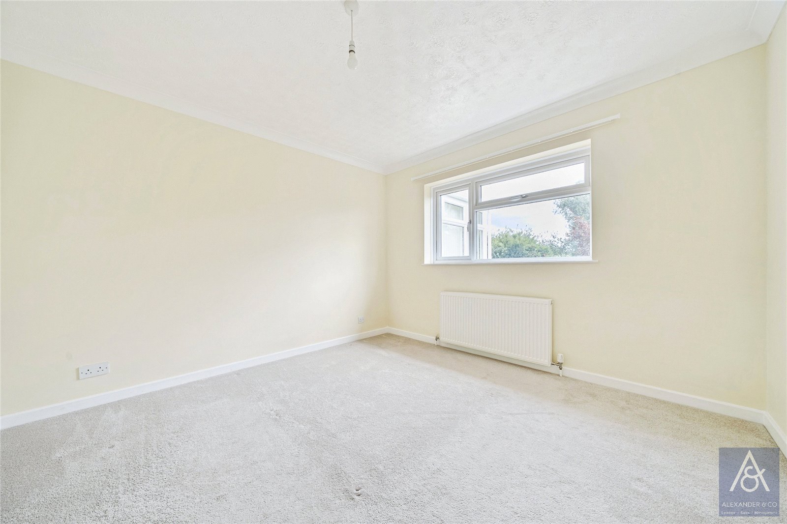 3 bedroom bungalow for sale - Old Barn Close, Gawcott, Buckingham, Buckinghamshire, MK18 - Property View 3