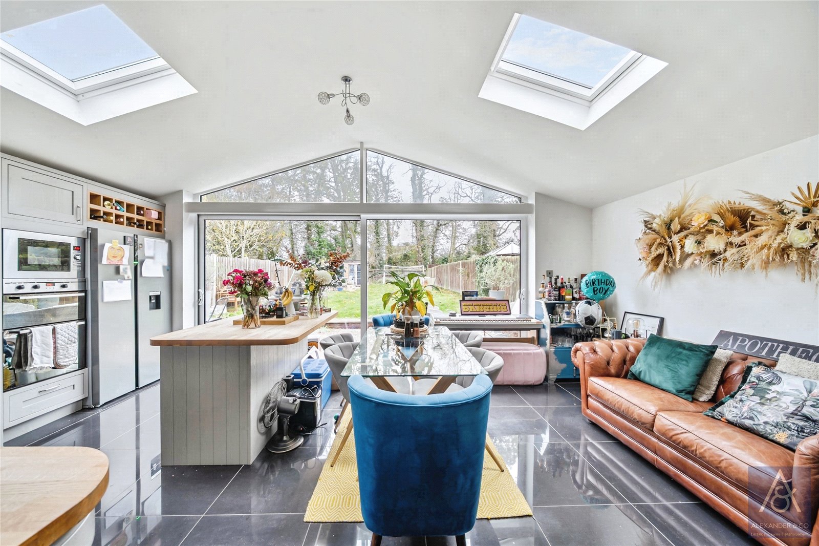 3 bedroom house for sale - Highlands Road, Buckingham, Buckinghamshire, MK18 - Property View 2