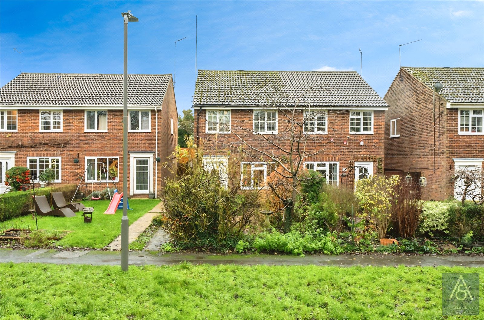 3 bedroom house for sale - March Edge, Buckingham, MK18 - Property View 1